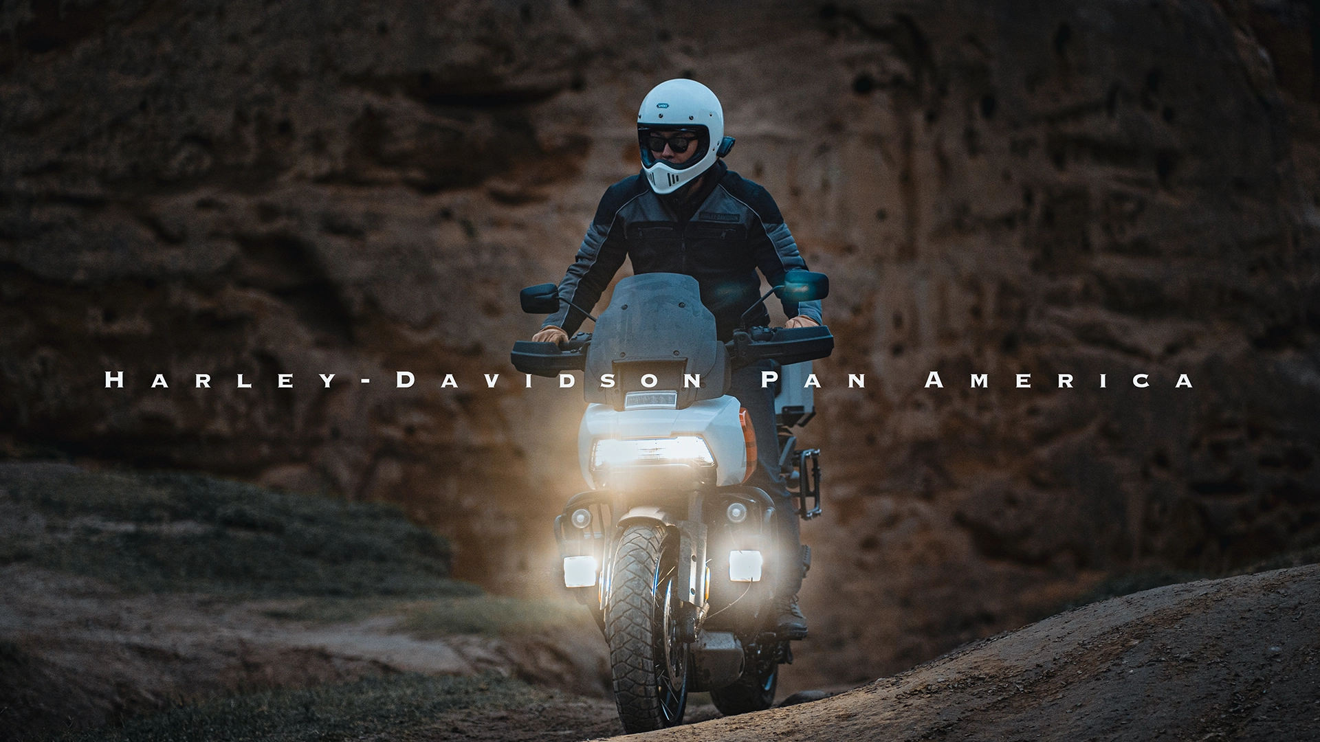 Pan America 1250兼具公路巡航舒適性與越野挑戰能力
