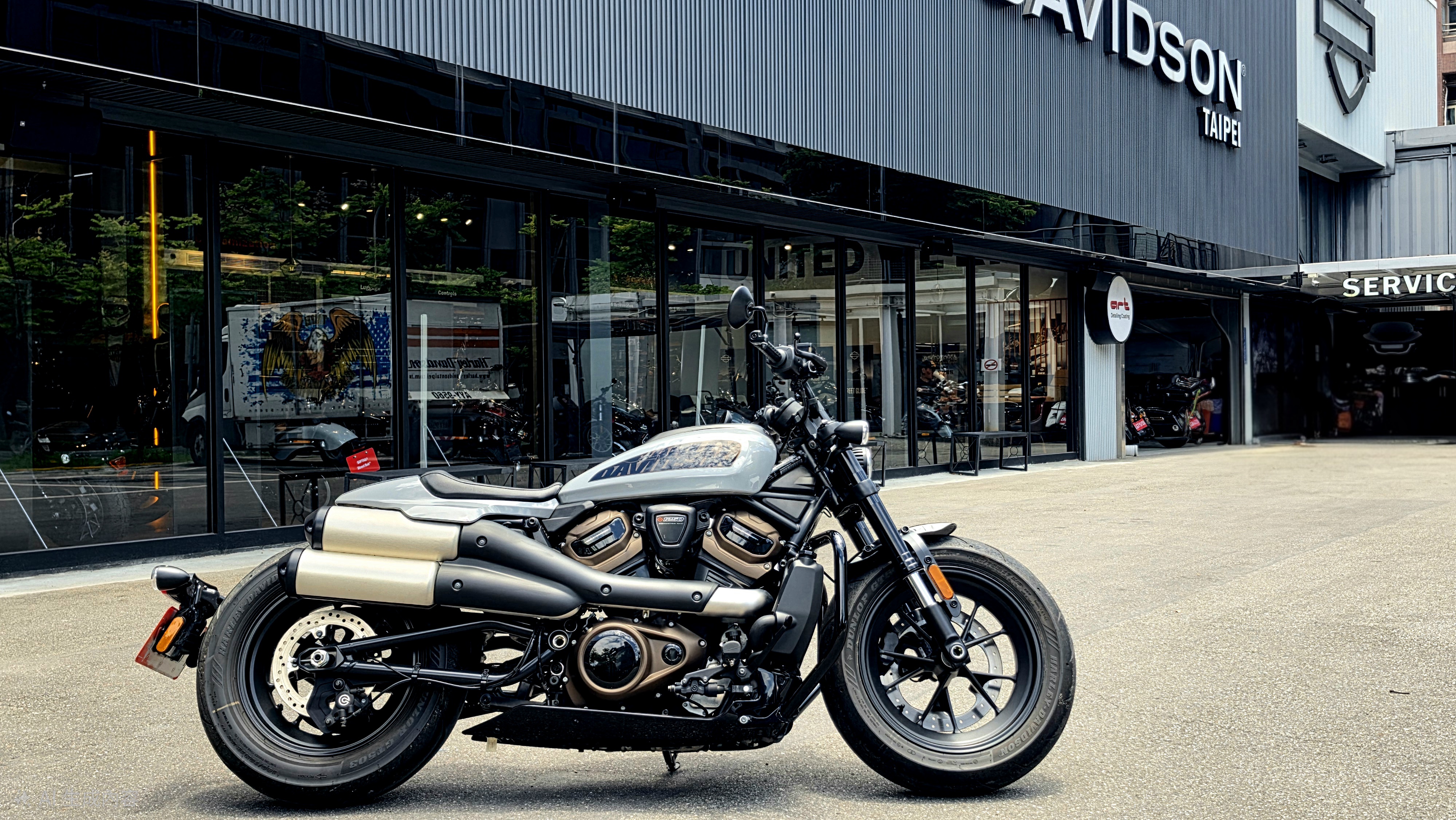 Sportster S